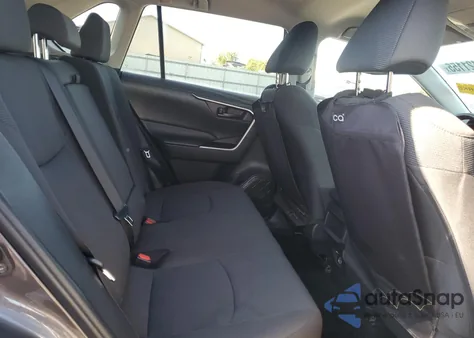 2021 Toyota Rav4 Le z USA, uszkodzony, nr VIN 2T3F1RFV4MC248172